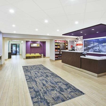 Hampton Inn & Suites Oakwood Village-Cleveland Kültér fotó